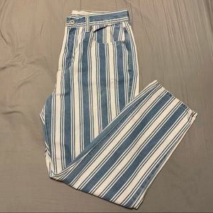 SOLD American Eagle Mom Jeans